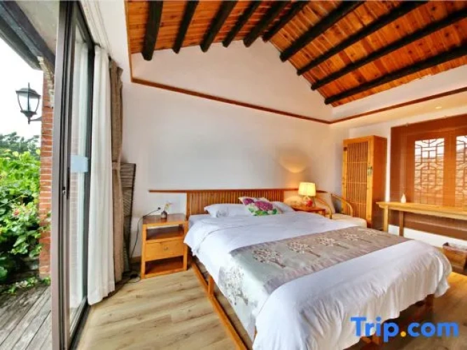 Double Suite with courtyard view