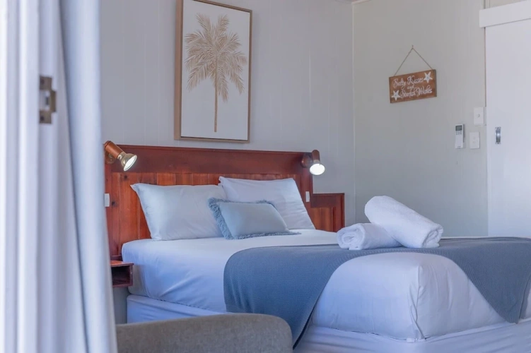 Standard Twin room with view