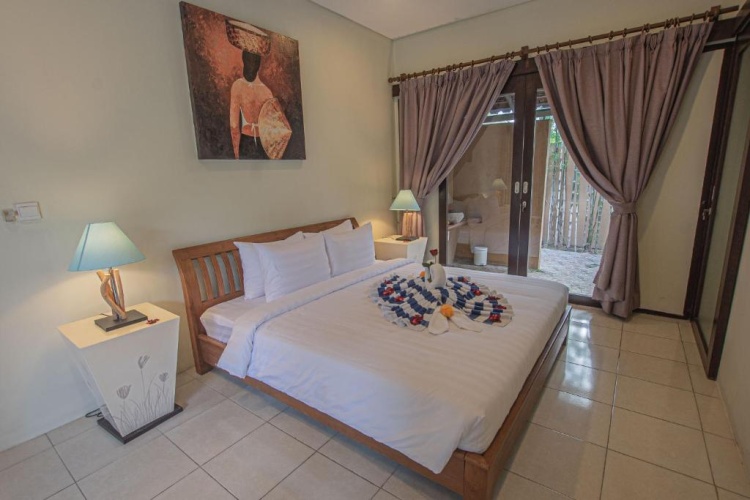 2 Bedrooms Villa