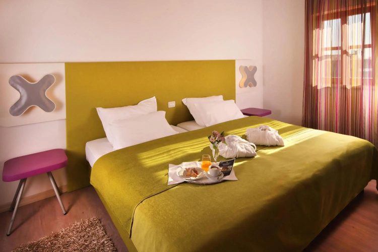 Hotel & Restaurant Velanera