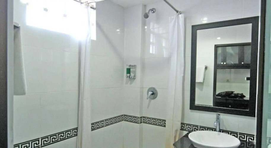 Arya Hotel and Spa