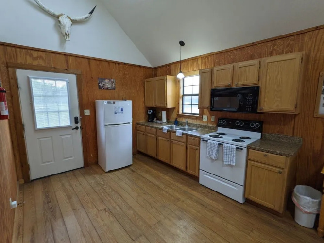 Red Horse Cabins