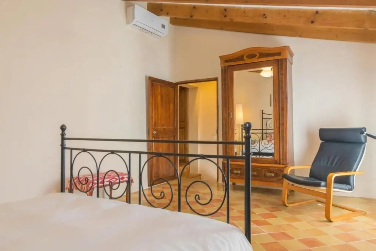 3 Bedrooms Cottage