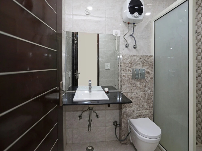 OYO Flagship 184 Spice Mall