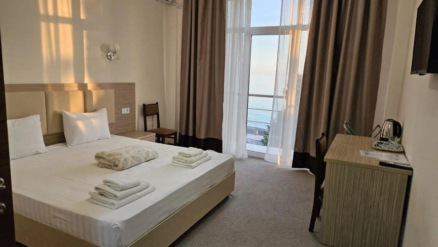Deluxe room with balcony and with sea view