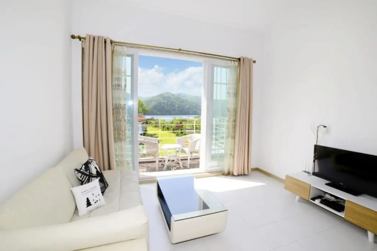 2 Bedrooms Cottage