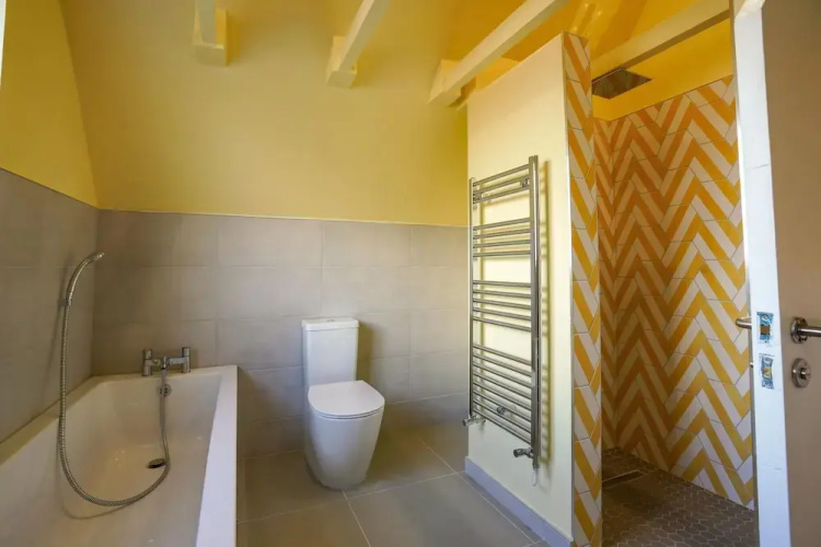 Unique 5BD Farm House Perfect for Relaxing