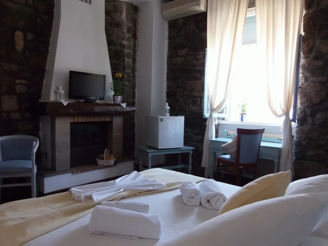Dionysos Hotel