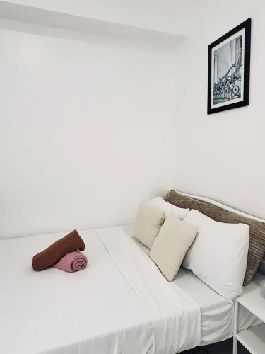 Bright & Airy Urban Escape