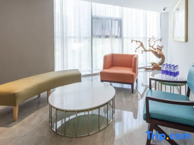 Ziyang Holiday Hotel (Zhengzhou Hanghai Square Subway Station Branch) - Zhengzhou