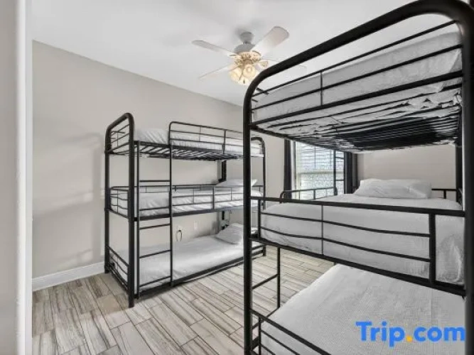 3 Bedrooms Apartment