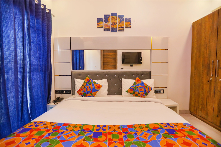 FabHotel F9 Noida Sector 27