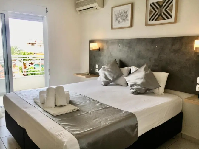 Deluxe Family room