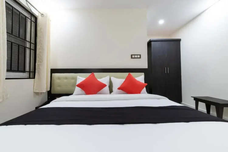 Regal Suites by OYO