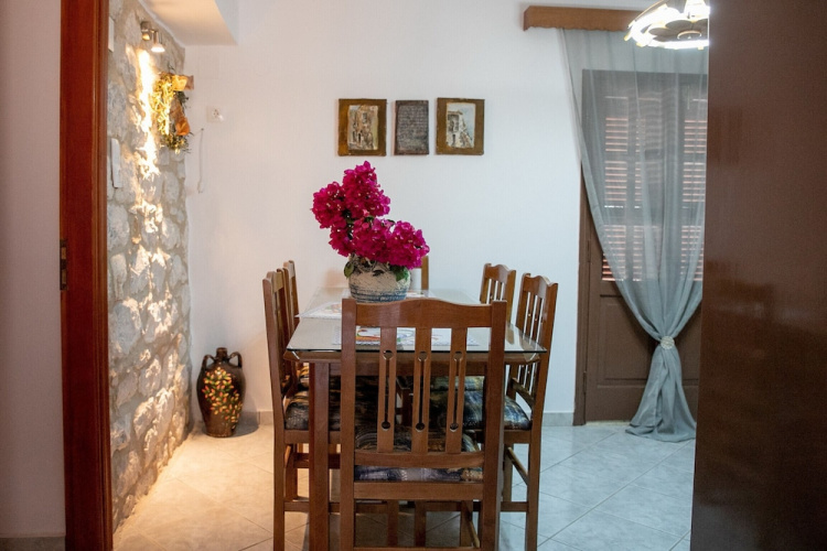 Areopolis Central Apartment