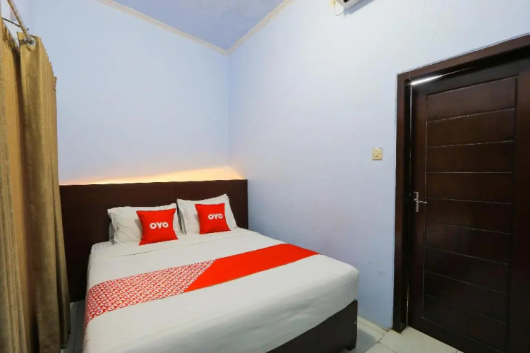 OYO 2453 Artha Graha Vip