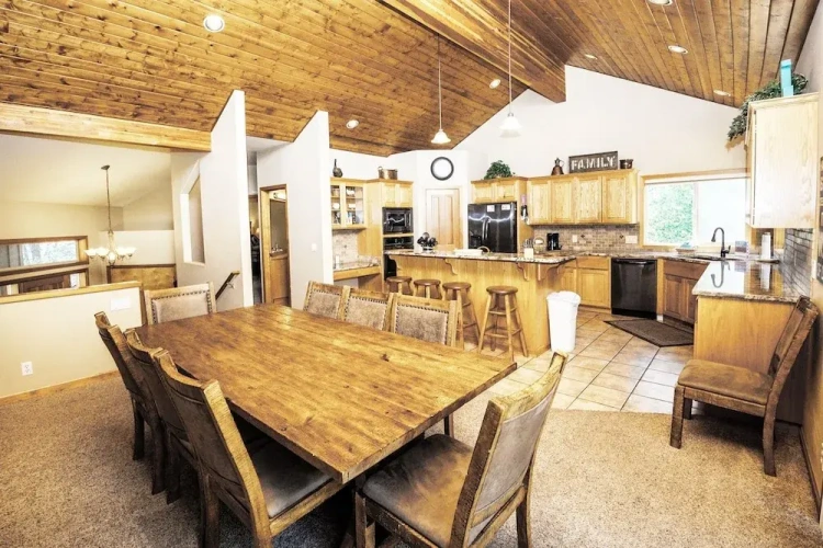 5 Bedrooms Cottage