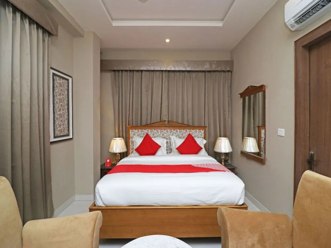 OYO 13035 Noosa Hotel