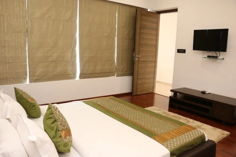 4 Bedrooms Villa