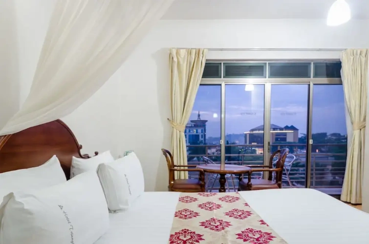Deluxe Twin room with balcony and with city view
