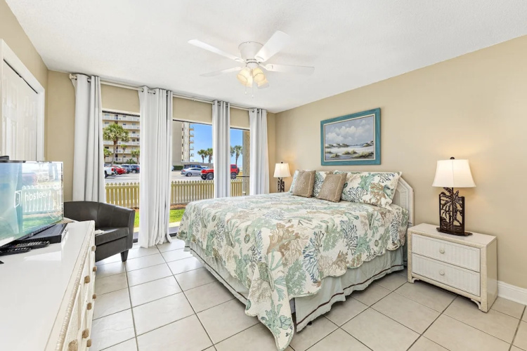 Seaside Beach & Racquet Condos