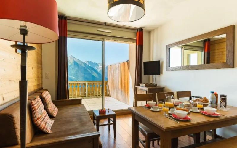 1 Bedroom Apartment