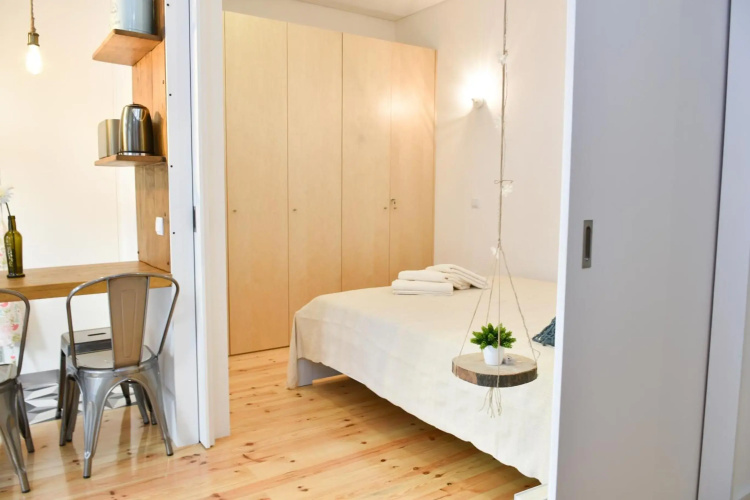 Peaceful & Cozy Studio w/ Balcony