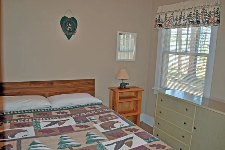 Ash - Elbert's - Hiller Vacation S 4 Bedroom Duplex