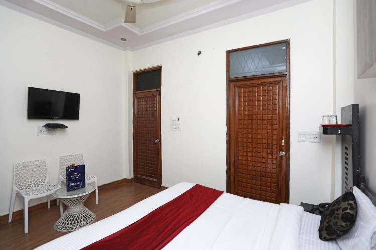 The Castle Bed  Breakfast