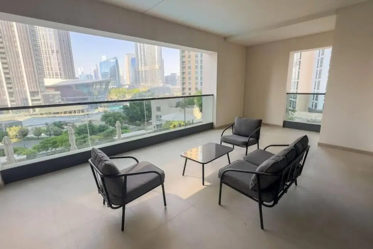 Mh - Stylish 2-bedroom Residence Ref 4100