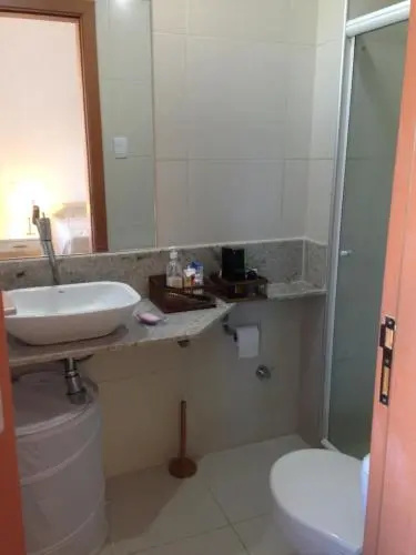 3 Suítes, praia e piscina