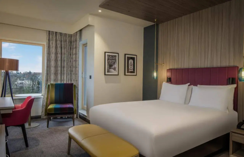 Cambridge Hotel