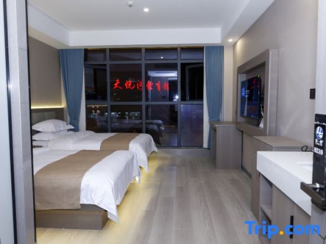 Standard Double room with view