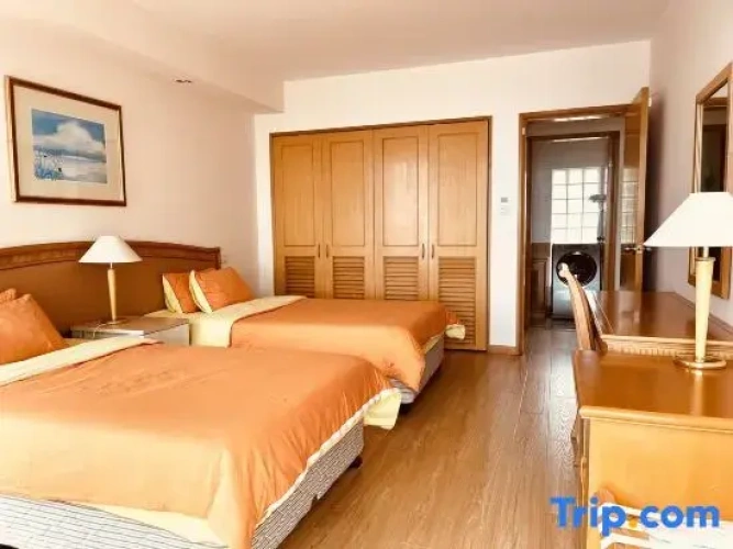 Standard Twin room with lake view