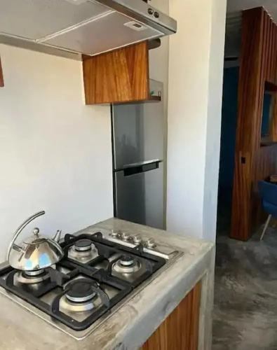 Isla Bistro Condos by Lubeck HCollection