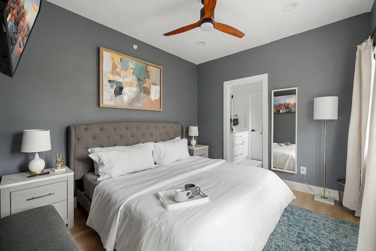 Urban Comfort King Bed Rooftop Backyard