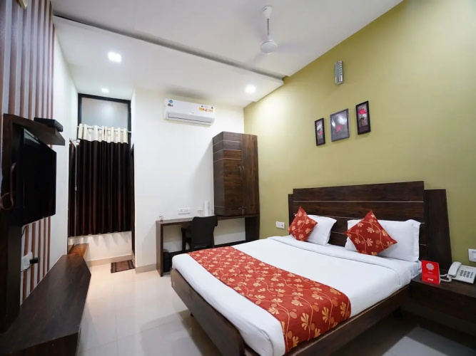 OYO Flagship 8173 Hotel Singh Palace