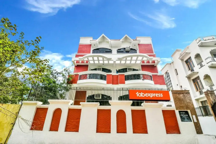 Prakash Apartment By FabHotels