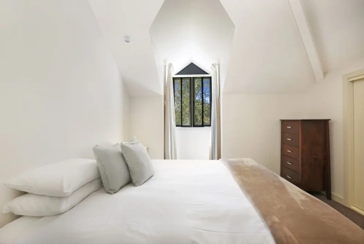 3 Bedrooms Apartment