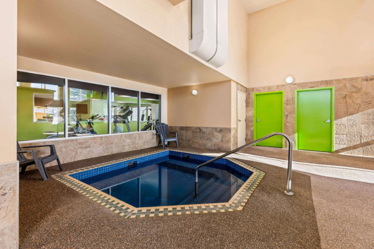 Wingate by Wyndham Calgary South photo 12