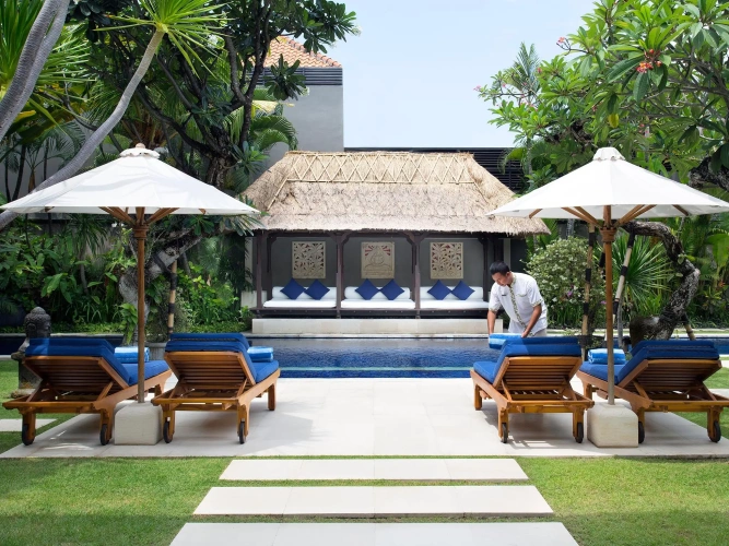 4 Bedrooms Villa