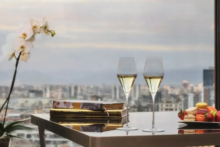 2 Bedrooms Luxury Apartment