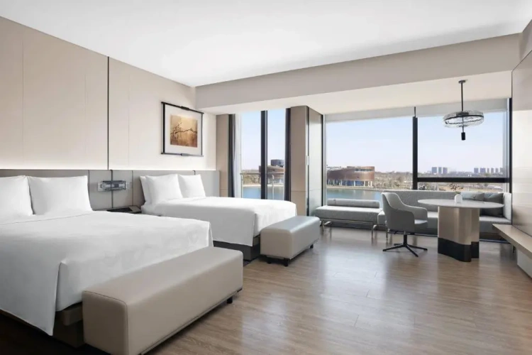 Twin room with balcony and with lake view