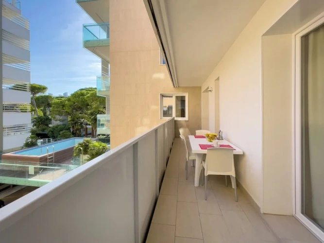 2 Bedrooms Apartment with balcony and with city view