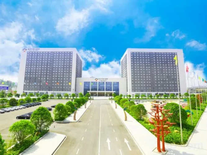 Heyday China Hotel(普定盛世中华大酒店)
