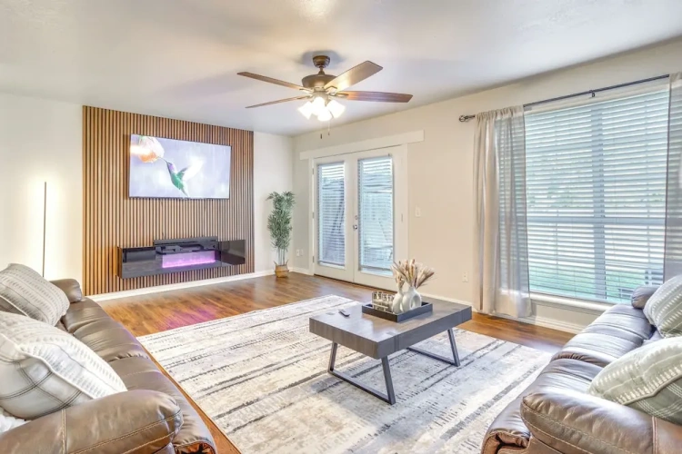 3 Bedrooms Apartment