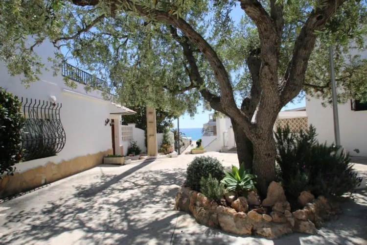 2 Bedrooms Cottage