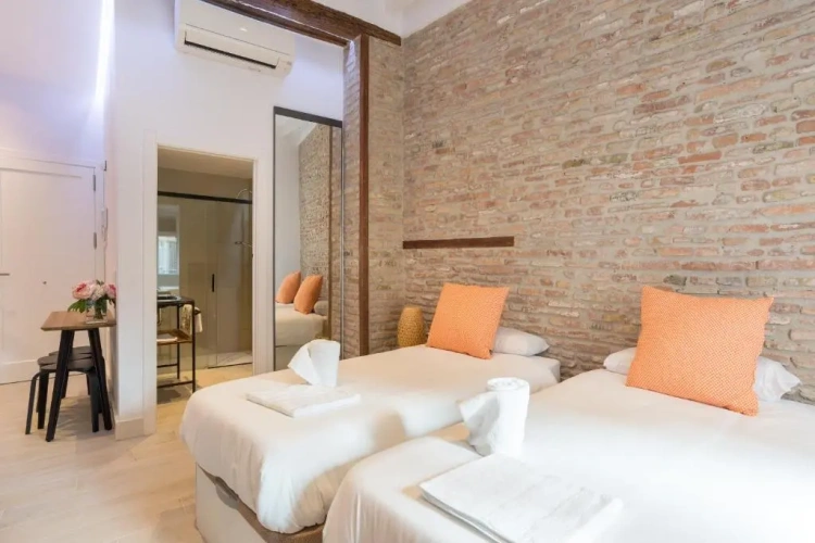 1 Bedroom Apartment
