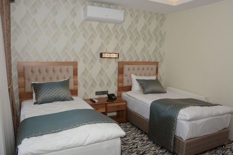 Ada Hotel