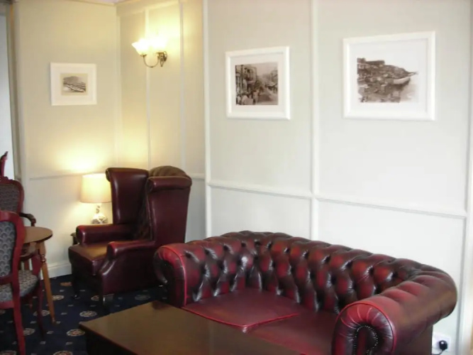 Eversley Hotel
